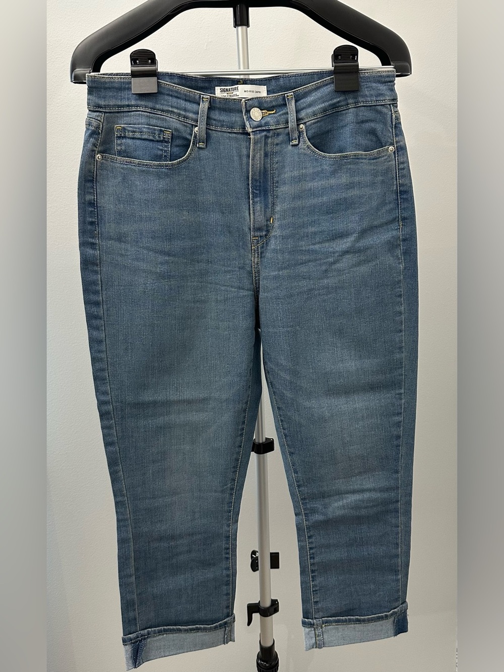 Signature Gold Bu Levi’s Strauss Women’s Jean Capris